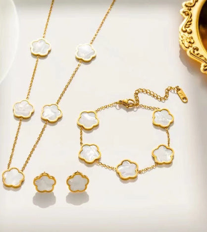 Green Gum Flower Gold Bracelet